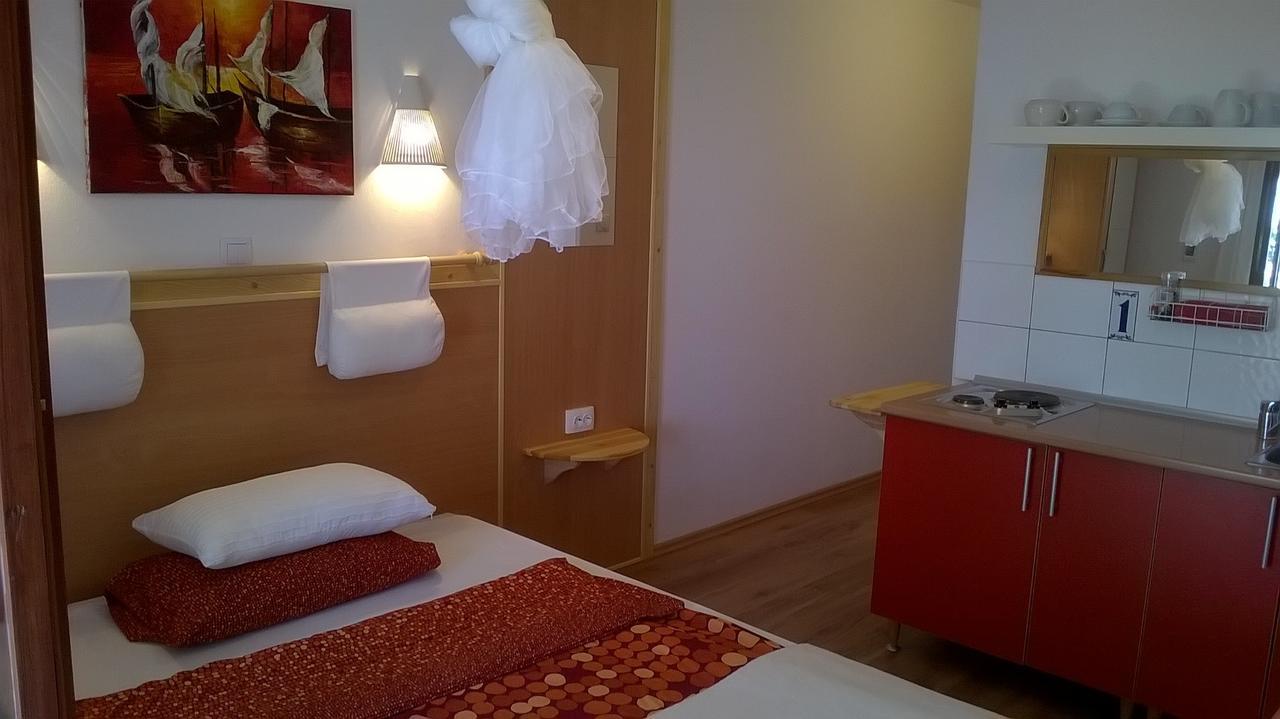 Studios Peric Sveti Stefan Εξωτερικό φωτογραφία